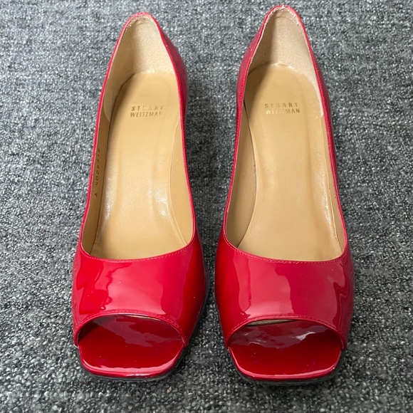 Stuart Weitzman Linda Pump Red Quasar Patent Leather Peep Toe Shiny Women’s 9.5 - Picture 2 of 9